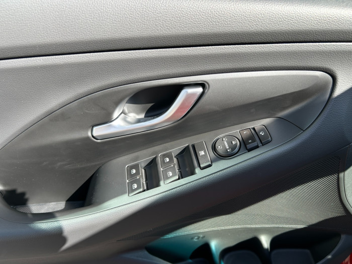 Hyundai i30 kombi 1,0 T-GDI MT GO Czech! na operativní leasing